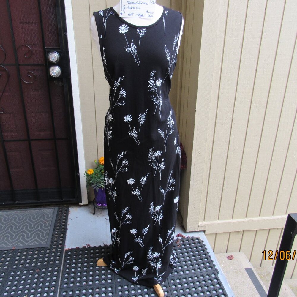 #678  NEW WOMAN'S LONG FLOWER PRINT BLACK DRESS BY LIZ CLAIBORNE  (SIZE XL)
